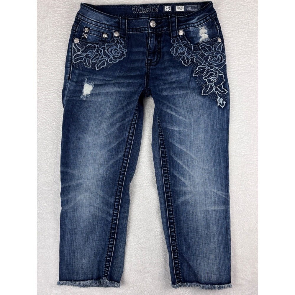 Miss Me Floral Embroidered Capri Jeans Distressed Denim Frayed Hem Size 29